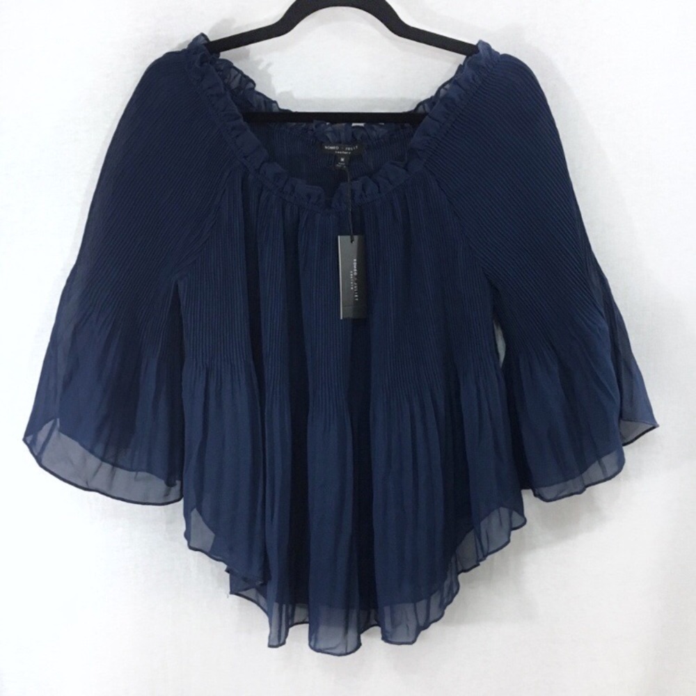Romeo & Juliet blue crinkled pleated babydoll top
